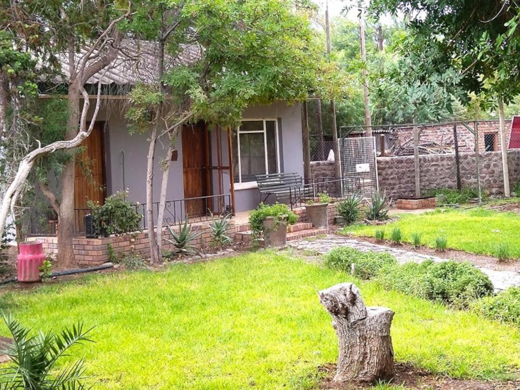 Royal Karoo Cottage Unit 1 ボーフォート・ウェスト エクステリア 写真