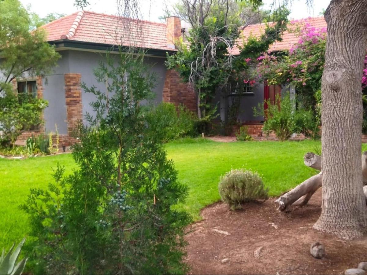 Royal Karoo Cottage Unit 1 ボーフォート・ウェスト エクステリア 写真