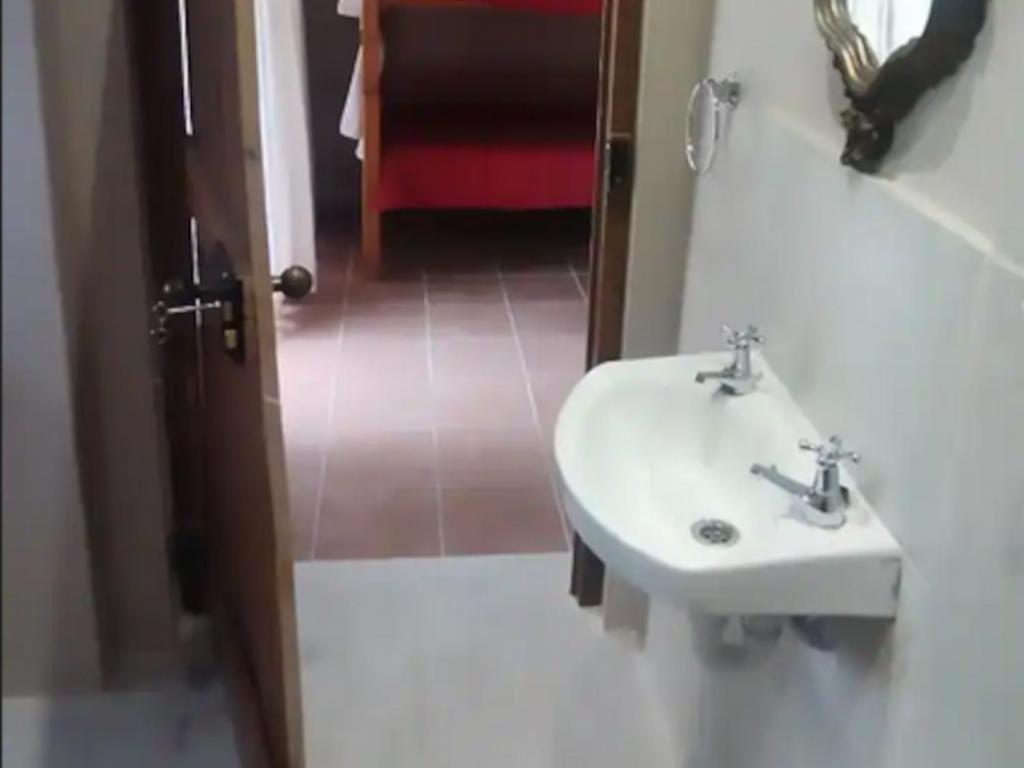 Royal Karoo Cottage Unit 1 ボーフォート・ウェスト エクステリア 写真