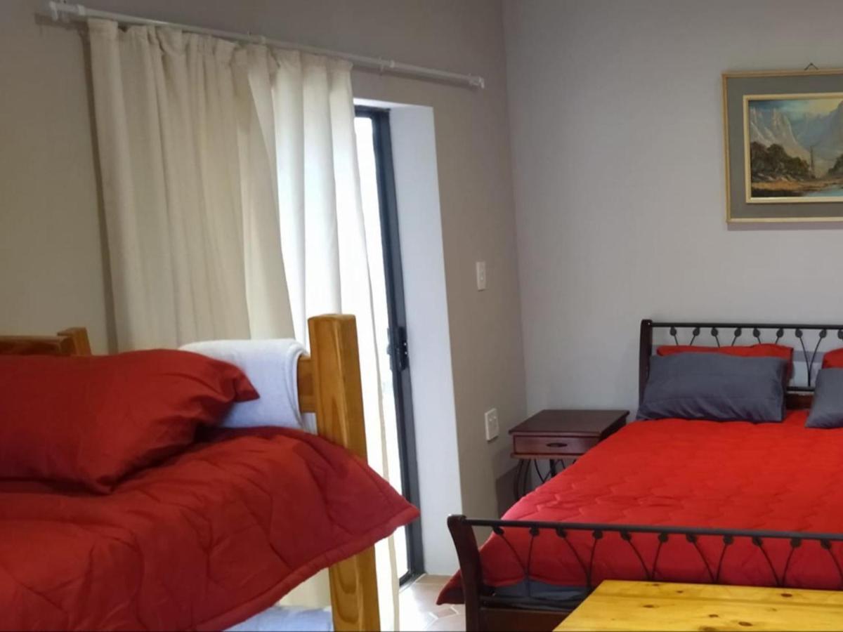 Royal Karoo Cottage Unit 1 ボーフォート・ウェスト エクステリア 写真